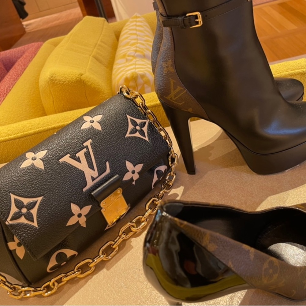 Louis Vuitton ❤️ Favorite❤️ Gorgeous must have